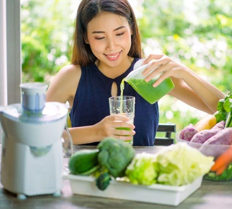 Uống nước ép gì để tăng nội tiết tố nữ?